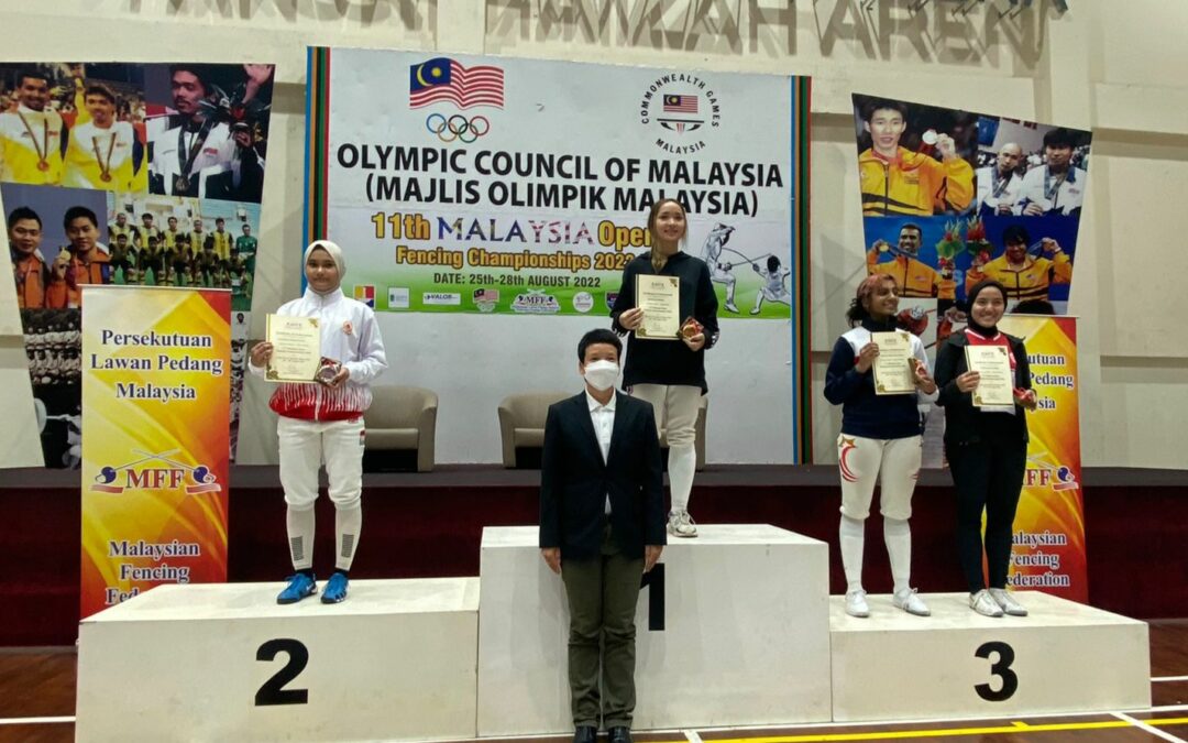 Mahasiswi Penjas UBBG Raih Perak pada Kejuaraan Internasional Malaysia Open Cabor Anggar