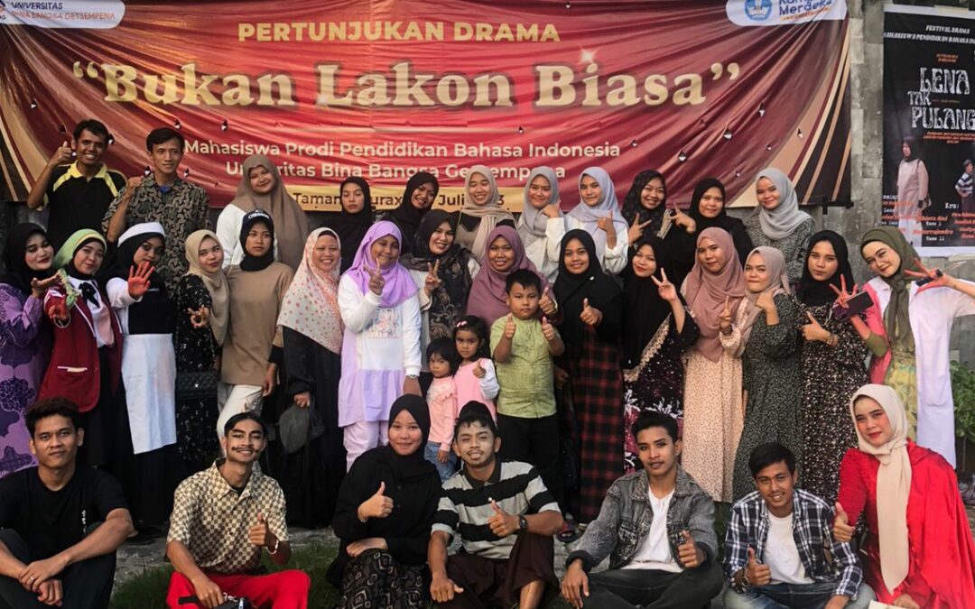 Keseruan Pementasan Drama Mahasiswa PENBI UBBG  di Taman Meuraxa Banda Aceh, Lakonkan Naskah Apik