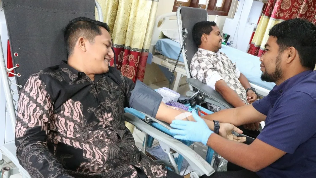 Peringati Bulan Bahasa dan Hari Guru, Himabsi Kerja Sama dengan PMI Adakan Donor Darah di UBBG