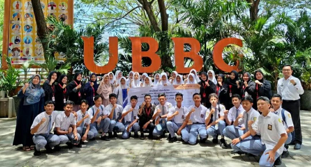 Workshop Canva dan Lomba Blogspot UBBG, Gebrakan Digitalisasi bagi Siswa SMA di Banda Aceh