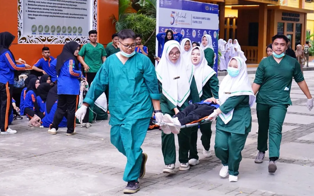Peringati Hari Kesiapsiagaan Bencana, Mahasiswa Keperawatan UBBG Gelar Simulasi Gempa dan Kebakaran
